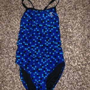 -SOLD ON Ⓜ️ERCARI- TYR Practice Suit